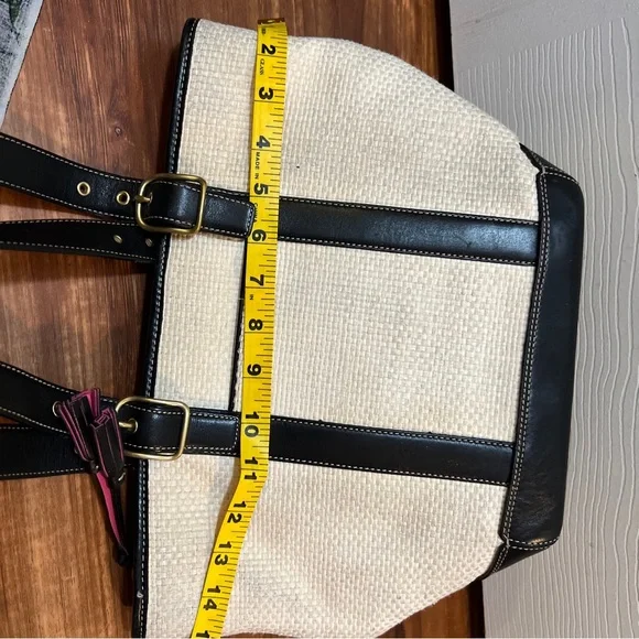 Coach Medium Tote - Picture 13 of 13